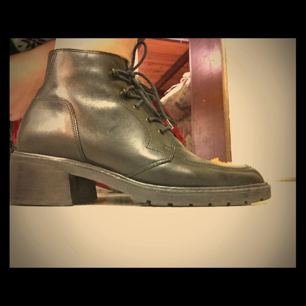 Chunky 90’s short boot